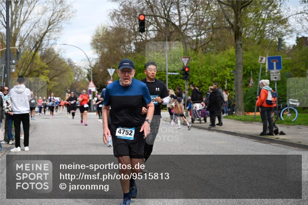 12.04.2026 - 45. Internationalen Wilhelmsburger Insellauf J. Mangold http://msf.ph/oto/9515813 12.04.2026 13:16:33 Ziel 3897, 3245, 4849, 3195, 5275, 5269, 4820, 4926, 3656, 4312, 5404, 3704, 3846, 2316, 5487, 3040, 4752, 4752, 3886, 3097, 2942, 3575, 2670, 3061 meine-sportfotos.de