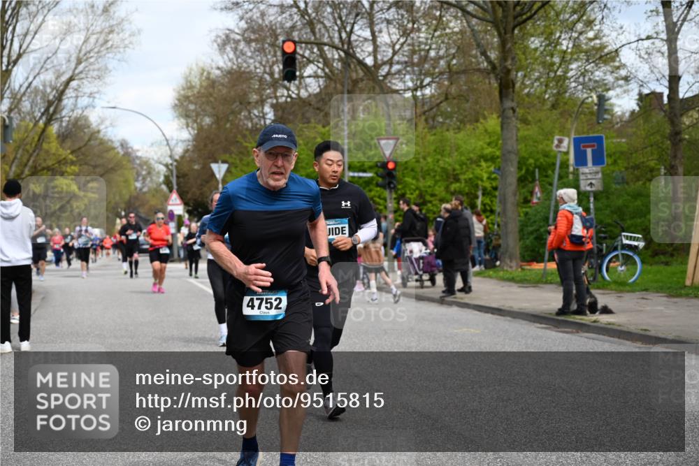 12.04.2026 - 45. Internationalen Wilhelmsburger Insellauf J. Mangold http://msf.ph/oto/9515815 12.04.2026 13:16:33 Ziel 3897, 3245, 4849, 3195, 5275, 5269, 4820, 4926, 3656, 4312, 5404, 3704, 3846, 2316, 5487, 3040, 4752, 4752, 3886, 3097, 2942, 3575, 2670, 3061 meine-sportfotos.de