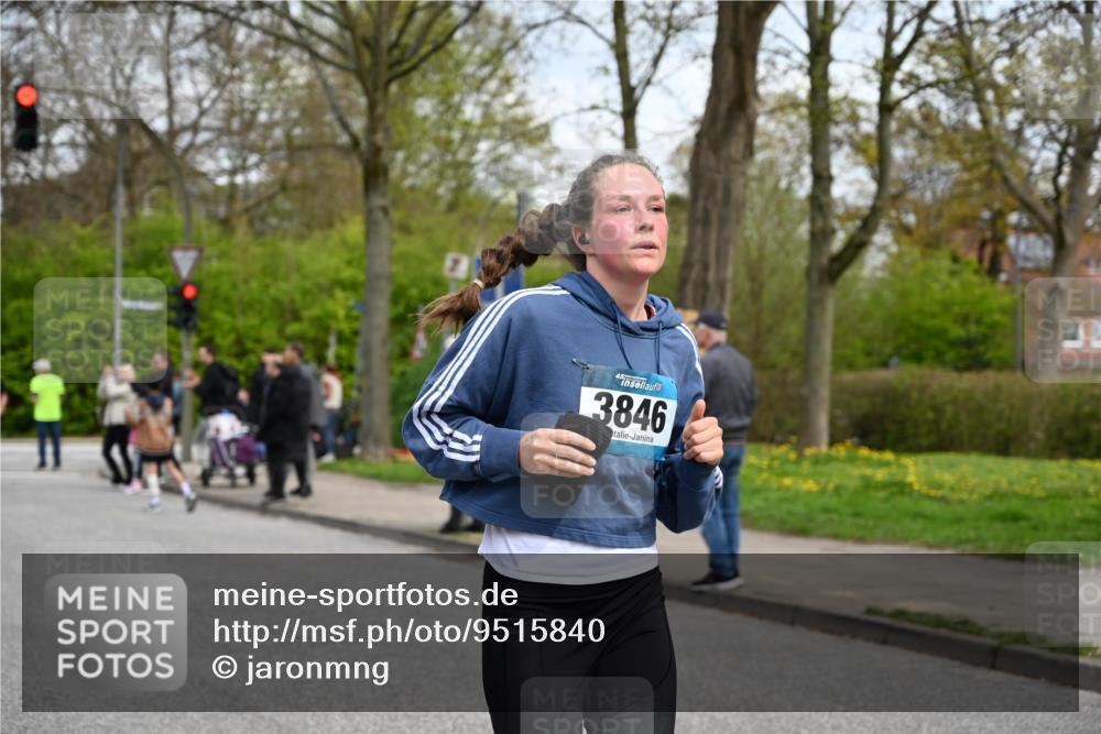 12.04.2026 - 45. Internationalen Wilhelmsburger Insellauf J. Mangold http://msf.ph/oto/9515840 12.04.2026 13:16:37 Ziel 3195, 5275, 5269, 4820, 4926, 3656, 4312, 5404, 3704, 3846, 2316, 5487, 3040, 4752, 3886, 3097, 2942, 3575, 2670, 3061, 3281, 4315, 4867 meine-sportfotos.de