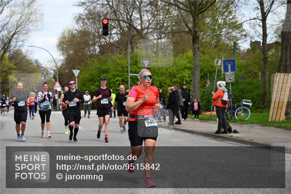 12.04.2026 - 45. Internationalen Wilhelmsburger Insellauf J. Mangold http://msf.ph/oto/9515842 12.04.2026 13:16:40 Ziel 3656, 4312, 5404, 3704, 3846, 2316, 5487, 3040, 4752, 3886, 3097, 2942, 3575, 2670, 3061, 3281, 4315, 4867, 4868, 4130, 4129, 2609, 2610 meine-sportfotos.de