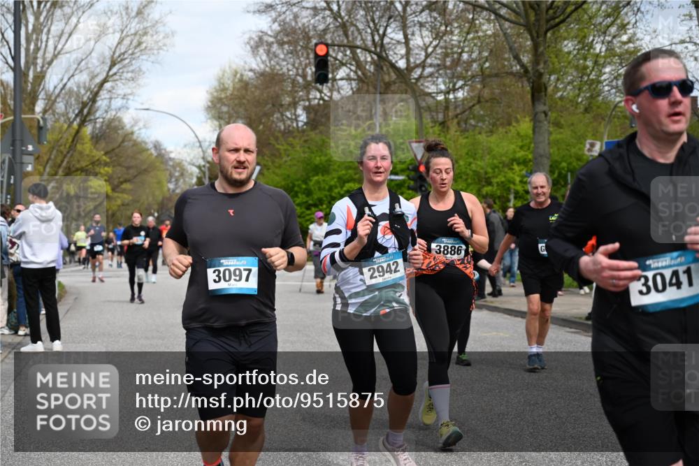 12.04.2026 - 45. Internationalen Wilhelmsburger Insellauf J. Mangold http://msf.ph/oto/9515875 12.04.2026 13:16:44 Ziel 3656, 4312, 5404, 3704, 3846, 2316, 5487, 3040, 4752, 3886, 3097, 2942, 3575, 2670, 3061, 3281, 4315, 4867, 4868, 4130, 4129, 2609, 2610, 2571, 5001, 5532, 4392 meine-sportfotos.de