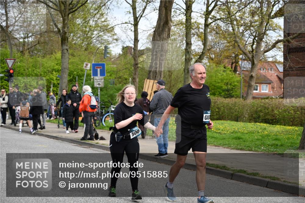 12.04.2026 - 45. Internationalen Wilhelmsburger Insellauf J. Mangold http://msf.ph/oto/9515885 12.04.2026 13:16:47 Ziel 5404, 3704, 3846, 2316, 5487, 3040, 4752, 3886, 3886, 3097, 2942, 3575, 2670, 3061, 3281, 3281, 4315, 4867, 4868, 4130, 4129, 2609, 2610, 2571, 5001, 5532, 4392, 4642 meine-sportfotos.de