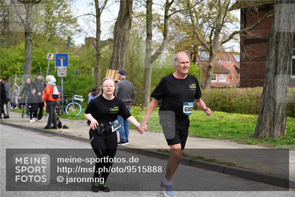 12.04.2026 - 45. Internationalen Wilhelmsburger Insellauf J. Mangold http://msf.ph/oto/9515888 12.04.2026 13:16:47 Ziel 5404, 3704, 3846, 2316, 5487, 3040, 4752, 3886, 3886, 3097, 2942, 3575, 2670, 3061, 3281, 3281, 4315, 4867, 4868, 4130, 4129, 2609, 2610, 2571, 5001, 5532, 4392, 4642 meine-sportfotos.de
