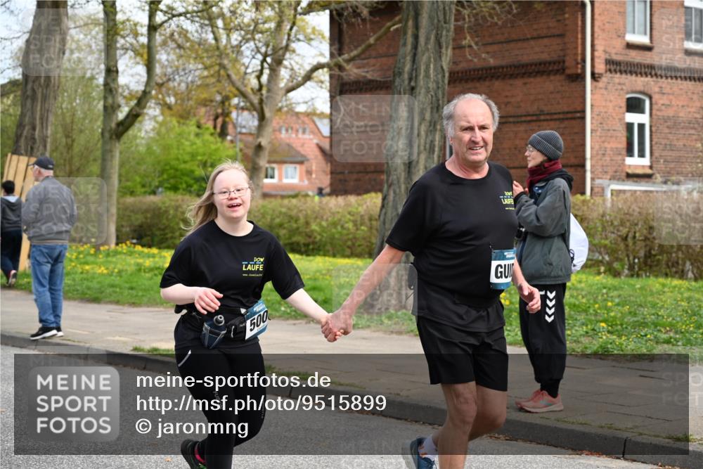 12.04.2026 - 45. Internationalen Wilhelmsburger Insellauf J. Mangold http://msf.ph/oto/9515899 12.04.2026 13:16:48 Ziel 5404, 3704, 3846, 2316, 5487, 3040, 4752, 3886, 3097, 2942, 3097, 2942, 3575, 2670, 3061, 3281, 4315, 4315, 4867, 4868, 4130, 4129, 2609, 2610, 2571, 5001, 5532, 4392, 4642, 4957 meine-sportfotos.de
