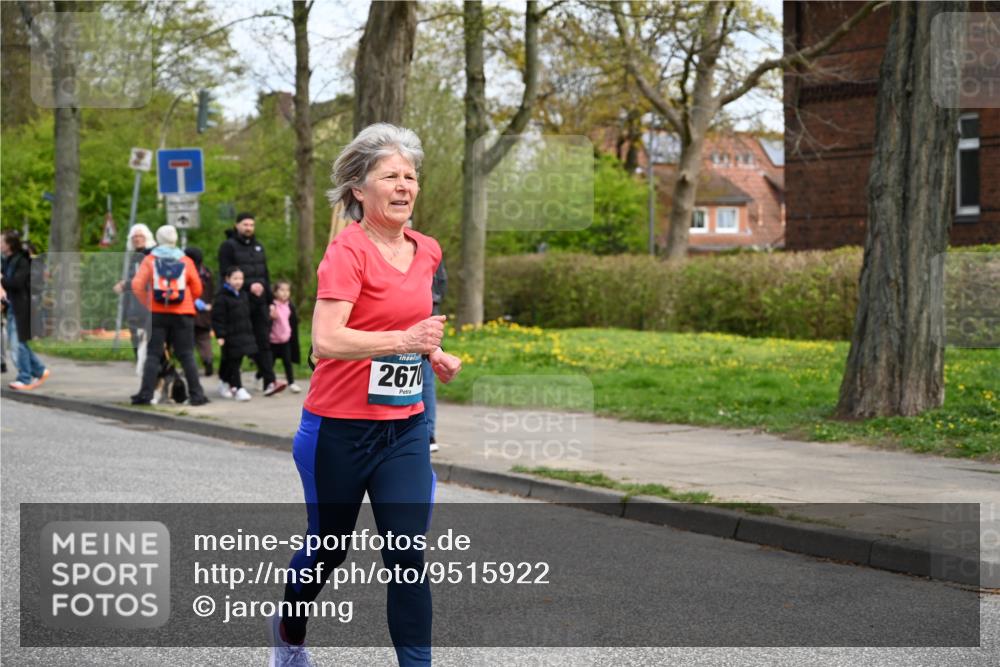 12.04.2026 - 45. Internationalen Wilhelmsburger Insellauf J. Mangold http://msf.ph/oto/9515922 12.04.2026 13:16:51 Ziel 3704, 3846, 2316, 5487, 3040, 4752, 3886, 3097, 2942, 3575, 2670, 3061, 3281, 4315, 4867, 4868, 4130, 4130, 4129, 2609, 2610, 2571, 5001, 5532, 4392, 4642, 4957, 3900, 5759 meine-sportfotos.de