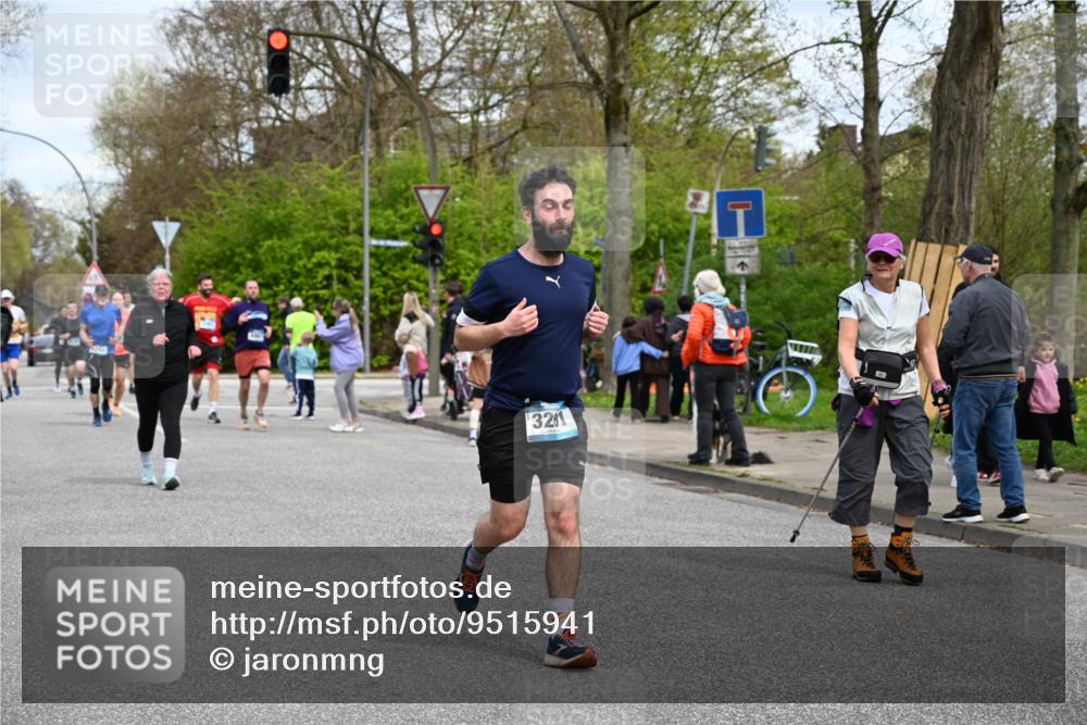 12.04.2026 - 45. Internationalen Wilhelmsburger Insellauf J. Mangold http://msf.ph/oto/9515941 12.04.2026 13:16:54 Ziel 3846, 2316, 5487, 3040, 4752, 3886, 3097, 2942, 3575, 2670, 3061, 3281, 4315, 4867, 4868, 4130, 4129, 2609, 2610, 2571, 5001, 5001, 5532, 4392, 4642, 4957, 3900, 5759, 2030, 3199, 3453 meine-sportfotos.de
