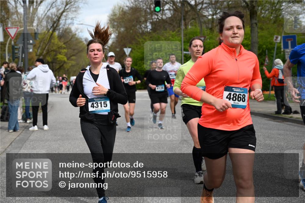 12.04.2026 - 45. Internationalen Wilhelmsburger Insellauf J. Mangold http://msf.ph/oto/9515958 12.04.2026 13:17:01 Ziel 5487, 3040, 4752, 3886, 3097, 2942, 3575, 2670, 3061, 3281, 4315, 4867, 4867, 4868, 4130, 4129, 2609, 2610, 2571, 5001, 5532, 4392, 4642, 4957, 3900, 3900, 5759, 2030, 3199, 3453, 3455, 4194, 5717, 4804 meine-sportfotos.de