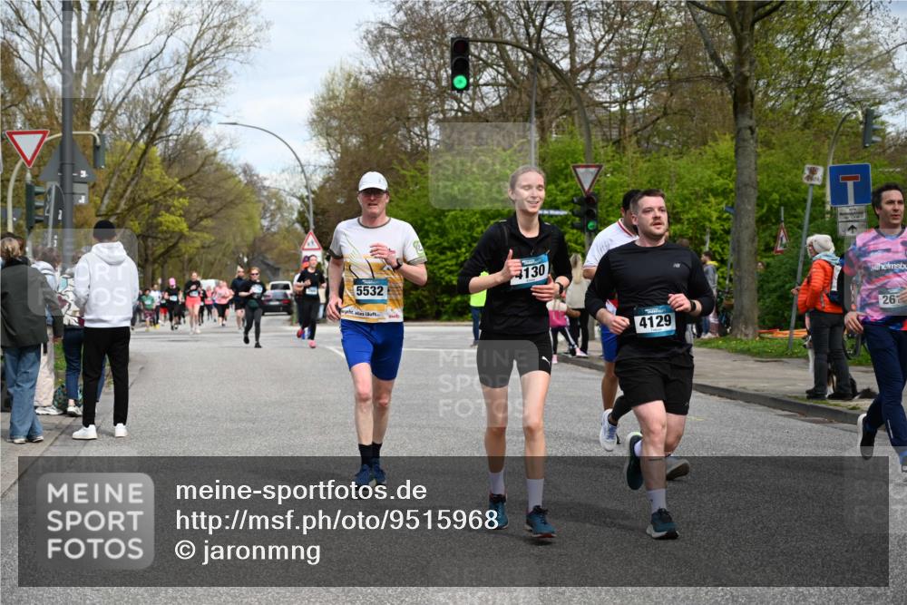 12.04.2026 - 45. Internationalen Wilhelmsburger Insellauf J. Mangold http://msf.ph/oto/9515968 12.04.2026 13:17:03 Ziel 5487, 3040, 4752, 3886, 3097, 2942, 3575, 2670, 3061, 3281, 4315, 4867, 4868, 4130, 4130, 4129, 2609, 2610, 2571, 5001, 5532, 4392, 4642, 4957, 3900, 5759, 5759, 2030, 3199, 3453, 3455, 4194, 5717, 4804, 3604 meine-sportfotos.de