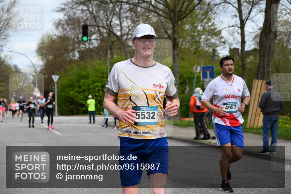 12.04.2026 - 45. Internationalen Wilhelmsburger Insellauf J. Mangold http://msf.ph/oto/9515987 12.04.2026 13:17:05 Ziel 5487, 3040, 4752, 3886, 3097, 2942, 3575, 2670, 3061, 3281, 4315, 4867, 4868, 4130, 4129, 2609, 2610, 2571, 2571, 5001, 5532, 4392, 4642, 4957, 3900, 5759, 2030, 3199, 3453, 3455, 4194, 5717, 4804, 3604, 2125 meine-sportfotos.de