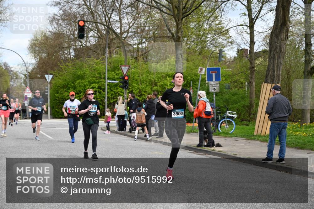 12.04.2026 - 45. Internationalen Wilhelmsburger Insellauf J. Mangold http://msf.ph/oto/9515992 12.04.2026 13:17:11 Ziel 3886, 3097, 2942, 3575, 2670, 3061, 3281, 4315, 4867, 4868, 4130, 4129, 2609, 2610, 2571, 5001, 5532, 4392, 4642, 4957, 3900, 5759, 2030, 3199, 3453, 3455, 4194, 4194, 5717, 4804, 3604, 2125, 2520, 5204, 3272, 4690, 3252, 4697 meine-sportfotos.de