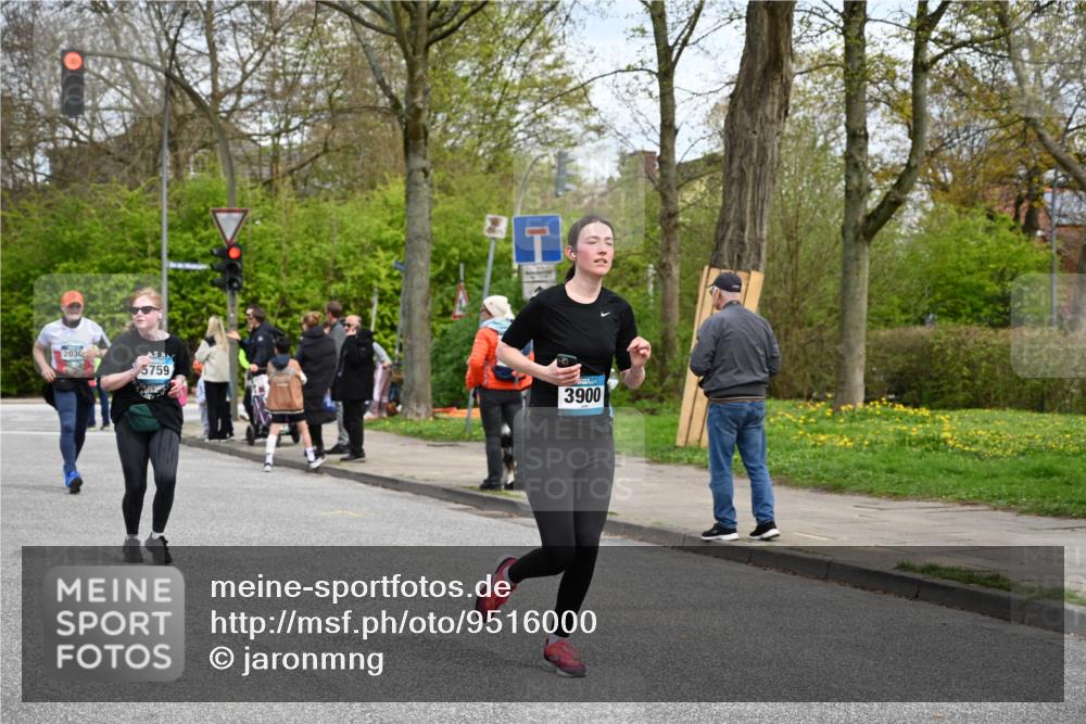12.04.2026 - 45. Internationalen Wilhelmsburger Insellauf J. Mangold http://msf.ph/oto/9516000 12.04.2026 13:17:11 Ziel 3886, 3097, 2942, 3575, 2670, 3061, 3281, 4315, 4867, 4868, 4130, 4129, 2609, 2610, 2571, 5001, 5532, 4392, 4642, 4957, 3900, 5759, 2030, 3199, 3453, 3455, 4194, 4194, 5717, 4804, 3604, 2125, 2520, 5204, 3272, 4690, 3252, 4697 meine-sportfotos.de
