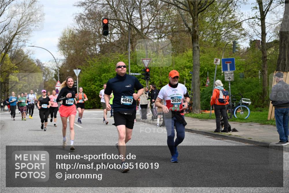 12.04.2026 - 45. Internationalen Wilhelmsburger Insellauf J. Mangold http://msf.ph/oto/9516019 12.04.2026 13:17:15 Ziel 3575, 2670, 3061, 3281, 4315, 4867, 4868, 4130, 4129, 2609, 2610, 2571, 5001, 5532, 4392, 4642, 4957, 3900, 5759, 5759, 2030, 3199, 3453, 3455, 4194, 5717, 4804, 3604, 2125, 2520, 5204, 3272, 4690, 3252, 4697, 2903, 4104 meine-sportfotos.de
