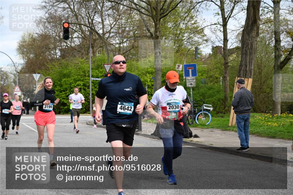 12.04.2026 - 45. Internationalen Wilhelmsburger Insellauf J. Mangold http://msf.ph/oto/9516028 12.04.2026 13:17:16 Ziel 2670, 3061, 3281, 4315, 4867, 4868, 4130, 4129, 2609, 2610, 2571, 5001, 5532, 4392, 4642, 4957, 3900, 5759, 2030, 3199, 3453, 3455, 4194, 5717, 4804, 3604, 2125, 2125, 2520, 5204, 3272, 4690, 3252, 4697, 2903, 4104, 5465, 4998 meine-sportfotos.de