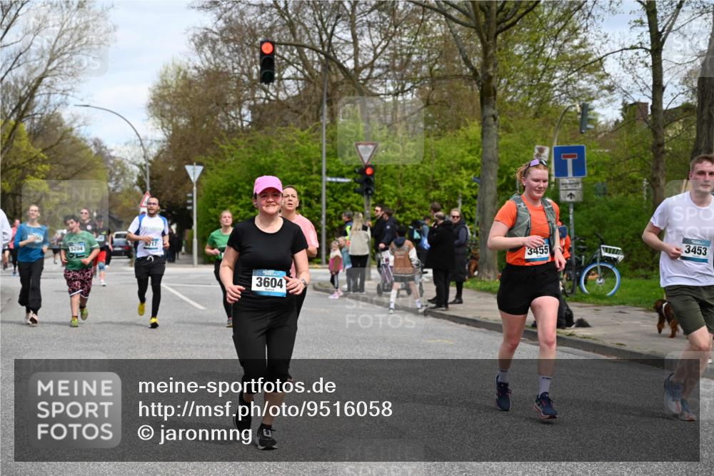 12.04.2026 - 45. Internationalen Wilhelmsburger Insellauf J. Mangold http://msf.ph/oto/9516058 12.04.2026 13:17:20 Ziel 2670, 3061, 3281, 4315, 4867, 4868, 4130, 4129, 2609, 2610, 2571, 5001, 5532, 4392, 4642, 4957, 3900, 5759, 2030, 3199, 3453, 3455, 4194, 5717, 4804, 3604, 2125, 2520, 2520, 5204, 3272, 4690, 3252, 4697, 2903, 4104, 5465, 4998, 5332 meine-sportfotos.de