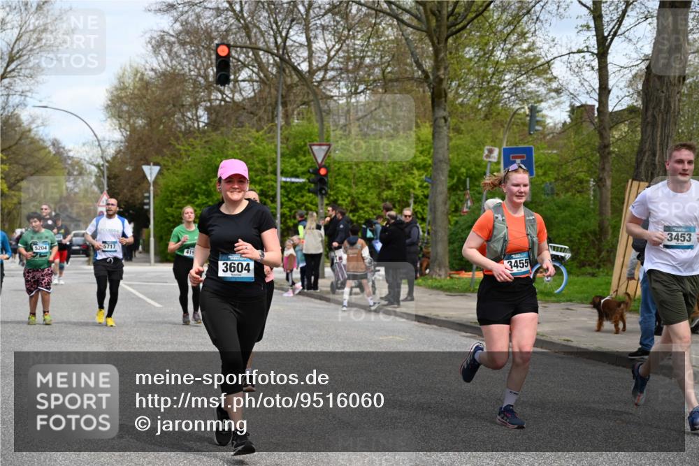 12.04.2026 - 45. Internationalen Wilhelmsburger Insellauf J. Mangold http://msf.ph/oto/9516060 12.04.2026 13:17:20 Ziel 2670, 3061, 3281, 4315, 4867, 4868, 4130, 4129, 2609, 2610, 2571, 5001, 5532, 4392, 4642, 4957, 3900, 5759, 2030, 3199, 3453, 3455, 4194, 5717, 4804, 3604, 2125, 2520, 2520, 5204, 3272, 4690, 3252, 4697, 2903, 4104, 5465, 4998, 5332 meine-sportfotos.de