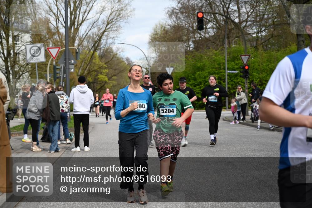 12.04.2026 - 45. Internationalen Wilhelmsburger Insellauf J. Mangold http://msf.ph/oto/9516093 12.04.2026 13:17:25 Ziel 4315, 4867, 4868, 4130, 4129, 2609, 2610, 2571, 5001, 5532, 4392, 4642, 4957, 3900, 5759, 2030, 3199, 3453, 3455, 4194, 5717, 4804, 4804, 3604, 2125, 2520, 5204, 3272, 4690, 3252, 4697, 2903, 2903, 4104, 5465, 4998, 5332, 4203, 4202, 5836, 2759 meine-sportfotos.de