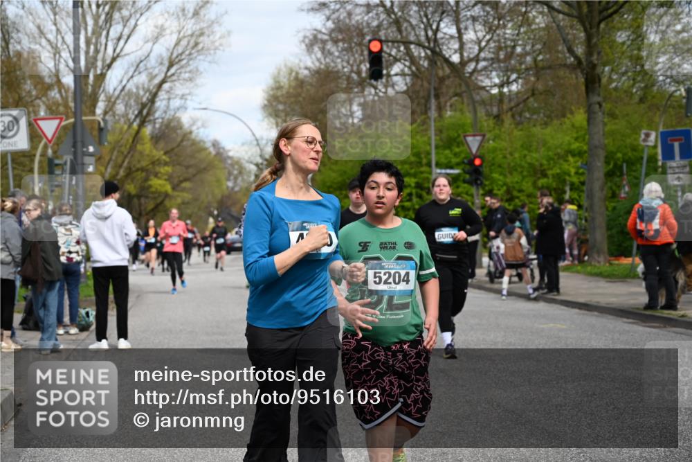 12.04.2026 - 45. Internationalen Wilhelmsburger Insellauf J. Mangold http://msf.ph/oto/9516103 12.04.2026 13:17:26 Ziel 4867, 4868, 4130, 4129, 2609, 2610, 2571, 5001, 5532, 4392, 4642, 4957, 3900, 5759, 2030, 3199, 3453, 3455, 4194, 5717, 4804, 3604, 3604, 2125, 2520, 5204, 3272, 4690, 3252, 4697, 2903, 4104, 5465, 4998, 5332, 4203, 4202, 5836, 2759, 4487 meine-sportfotos.de