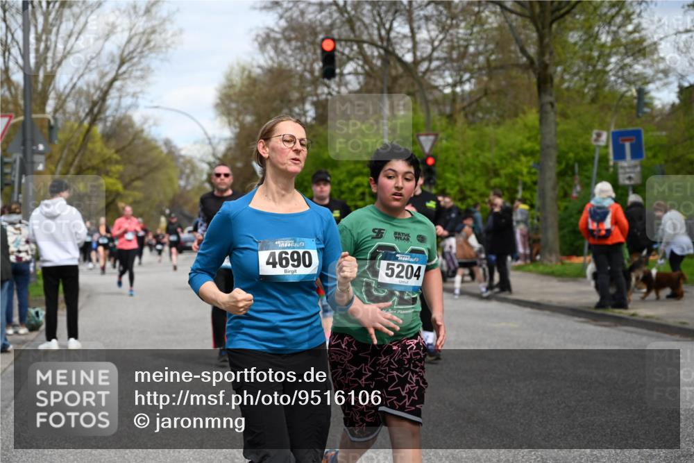 12.04.2026 - 45. Internationalen Wilhelmsburger Insellauf J. Mangold http://msf.ph/oto/9516106 12.04.2026 13:17:26 Ziel 4867, 4868, 4130, 4129, 2609, 2610, 2571, 5001, 5532, 4392, 4642, 4957, 3900, 5759, 2030, 3199, 3453, 3455, 4194, 5717, 4804, 3604, 3604, 2125, 2520, 5204, 3272, 4690, 3252, 4697, 2903, 4104, 5465, 4998, 5332, 4203, 4202, 5836, 2759, 4487 meine-sportfotos.de