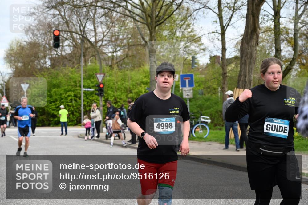12.04.2026 - 45. Internationalen Wilhelmsburger Insellauf J. Mangold http://msf.ph/oto/9516126 12.04.2026 13:17:30 Ziel 2571, 5001, 5532, 4392, 4642, 4957, 3900, 5759, 2030, 3199, 3453, 3455, 4194, 5717, 4804, 3604, 2125, 2520, 5204, 3272, 4690, 3252, 4697, 2903, 4104, 5465, 4998, 5332, 5332, 4203, 4202, 5836, 2759, 4487, 2833, 3879 meine-sportfotos.de