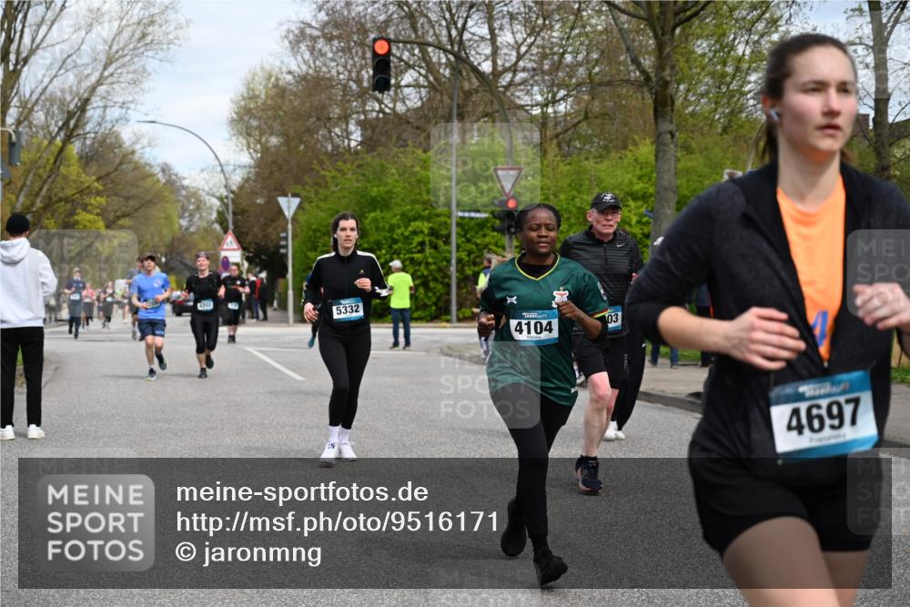 12.04.2026 - 45. Internationalen Wilhelmsburger Insellauf J. Mangold http://msf.ph/oto/9516171 12.04.2026 13:17:38 Ziel 3900, 5759, 2030, 3199, 3453, 3455, 4194, 5717, 4804, 3604, 2125, 2520, 5204, 3272, 4690, 3252, 4697, 2903, 4104, 5465, 4998, 5332, 4203, 4202, 5836, 2759, 4487, 4487, 2833, 3879, 3630, 5714, 4213, 2516, 2517, 4031 meine-sportfotos.de