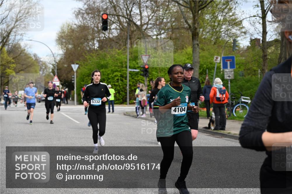 12.04.2026 - 45. Internationalen Wilhelmsburger Insellauf J. Mangold http://msf.ph/oto/9516174 12.04.2026 13:17:38 Ziel 3900, 5759, 2030, 3199, 3453, 3455, 4194, 5717, 4804, 3604, 2125, 2520, 5204, 3272, 4690, 3252, 4697, 2903, 4104, 5465, 4998, 5332, 4203, 4202, 5836, 2759, 4487, 4487, 2833, 3879, 3630, 5714, 4213, 2516, 2517, 4031 meine-sportfotos.de