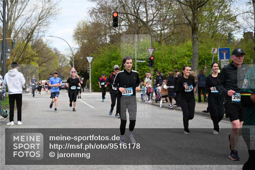 12.04.2026 - 45. Internationalen Wilhelmsburger Insellauf J. Mangold http://msf.ph/oto/9516178 12.04.2026 13:17:39 Ziel 5759, 2030, 3199, 3453, 3455, 4194, 5717, 4804, 3604, 2125, 2520, 5204, 3272, 4690, 3252, 4697, 2903, 4104, 4104, 5465, 4998, 5332, 4203, 4202, 5836, 2759, 4487, 2833, 2833, 3879, 3630, 5714, 4213, 2516, 2517, 4031, 3694 meine-sportfotos.de
