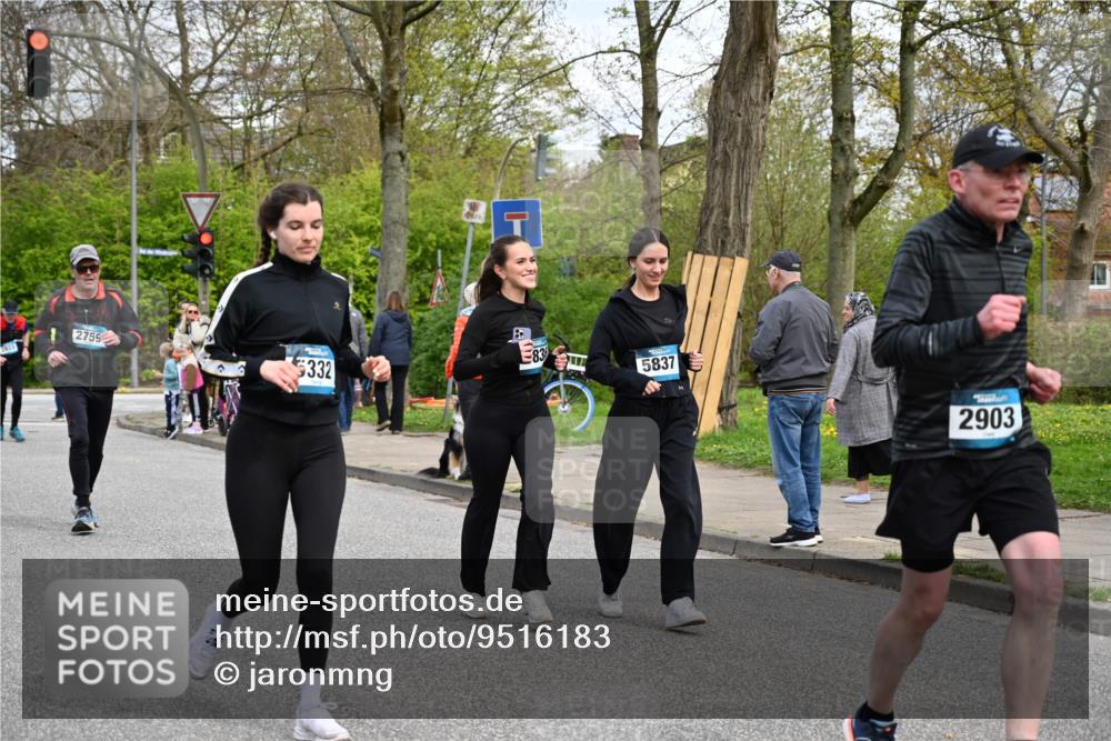 12.04.2026 - 45. Internationalen Wilhelmsburger Insellauf J. Mangold http://msf.ph/oto/9516183 12.04.2026 13:17:39 Ziel 5759, 2030, 3199, 3453, 3455, 4194, 5717, 4804, 3604, 2125, 2520, 5204, 3272, 4690, 3252, 4697, 2903, 4104, 4104, 5465, 4998, 5332, 4203, 4202, 5836, 2759, 4487, 2833, 2833, 3879, 3630, 5714, 4213, 2516, 2517, 4031, 3694 meine-sportfotos.de
