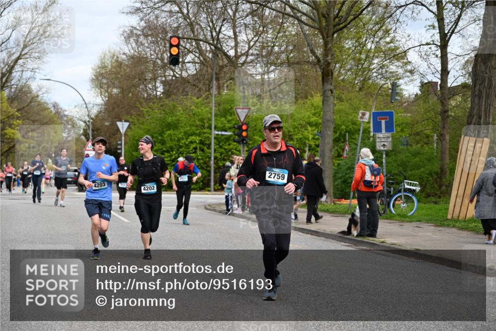 12.04.2026 - 45. Internationalen Wilhelmsburger Insellauf J. Mangold http://msf.ph/oto/9516193 12.04.2026 13:17:41 Ziel 2030, 3199, 3453, 3455, 4194, 5717, 4804, 3604, 2125, 2520, 5204, 3272, 4690, 3252, 4697, 2903, 4104, 5465, 4998, 5332, 4203, 4202, 5836, 2759, 4487, 2833, 3879, 3630, 5714, 4213, 2516, 2517, 4031, 3694, 2018 meine-sportfotos.de