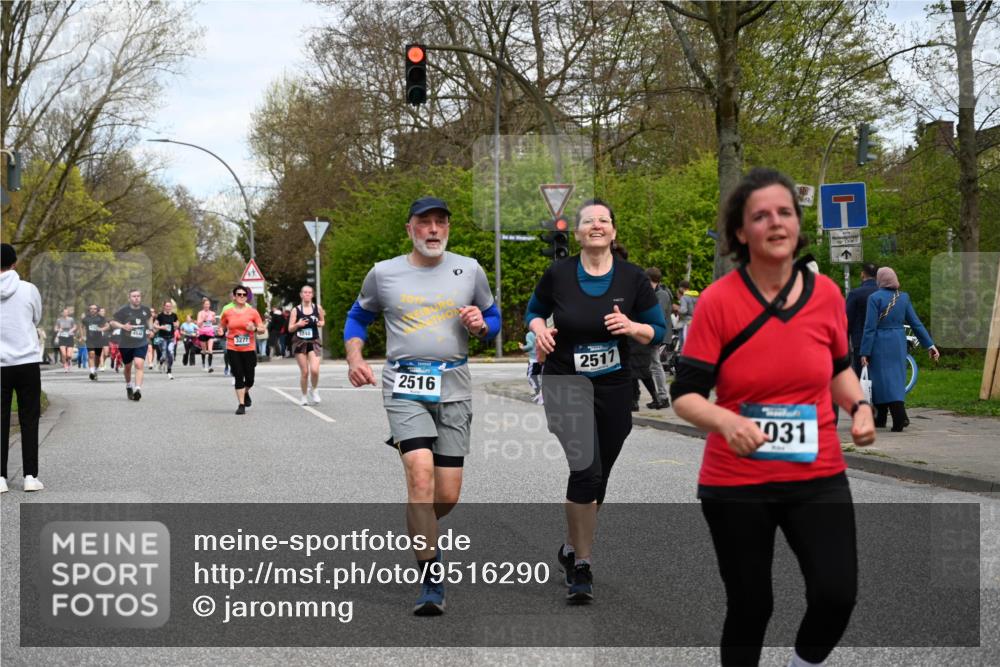 12.04.2026 - 45. Internationalen Wilhelmsburger Insellauf J. Mangold http://msf.ph/oto/9516290 12.04.2026 13:17:58 Ziel 5204, 3272, 4690, 3252, 4697, 2903, 4104, 5465, 4998, 5332, 4203, 4202, 5836, 2759, 4487, 2833, 3879, 3630, 5714, 4213, 2516, 2517, 4031, 3694, 2018, 2961, 3248, 2570, 2573, 3277, 3828, 4948, 5488, 5663, 4727, 5541, 4153, 3528, 3527, 4400, 4403, 4556 meine-sportfotos.de