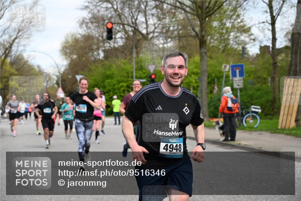 12.04.2026 - 45. Internationalen Wilhelmsburger Insellauf J. Mangold http://msf.ph/oto/9516346 12.04.2026 13:18:07 Ziel 5332, 4203, 4202, 5836, 2759, 4487, 2833, 3879, 3630, 5714, 4213, 2516, 2517, 4031, 3694, 2018, 2961, 2961, 3248, 2570, 2573, 3277, 3828, 4948, 5488, 5663, 4727, 5541, 4153, 4727, 5541, 4153, 3528, 3527, 4400, 4403, 4556, 4626, 2019, 3940, 3482 meine-sportfotos.de