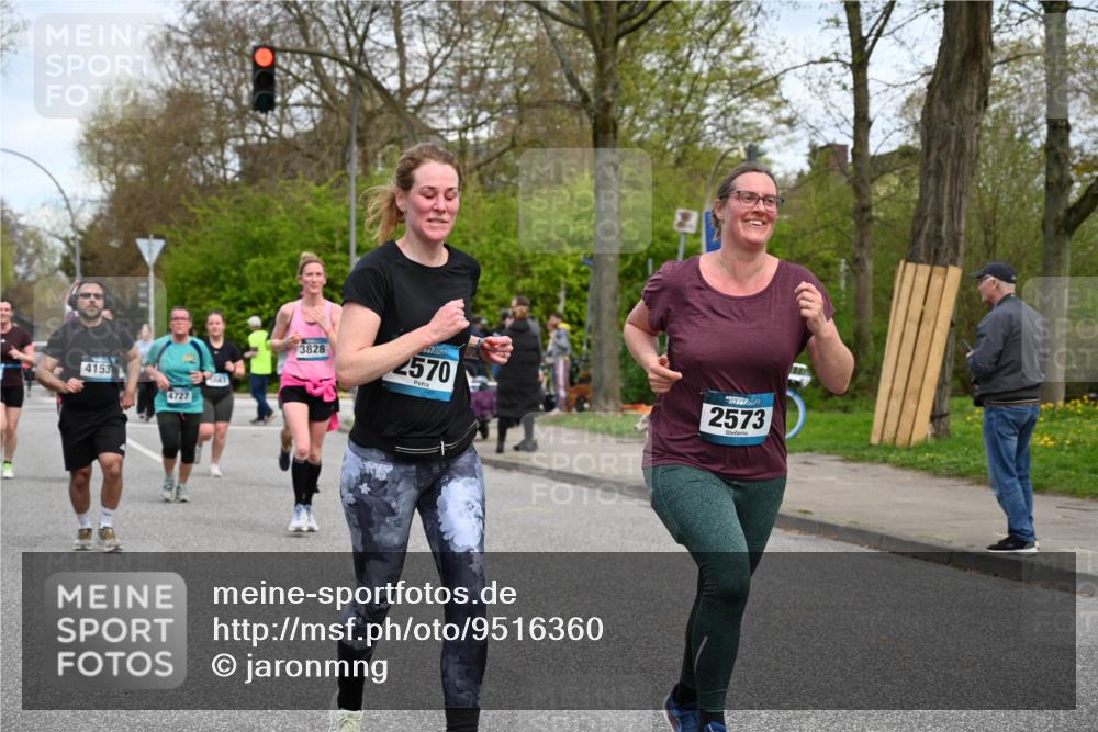 12.04.2026 - 45. Internationalen Wilhelmsburger Insellauf J. Mangold http://msf.ph/oto/9516360 12.04.2026 13:18:09 Ziel 4203, 4202, 5836, 2759, 4487, 2833, 3879, 3630, 5714, 4213, 2516, 2517, 4031, 3694, 2018, 2961, 3248, 2570, 2573, 2570, 2573, 3277, 3828, 4948, 5488, 5663, 4727, 5541, 4153, 3528, 3527, 4400, 4403, 4556, 4556, 4626, 2019, 3940, 3482 meine-sportfotos.de