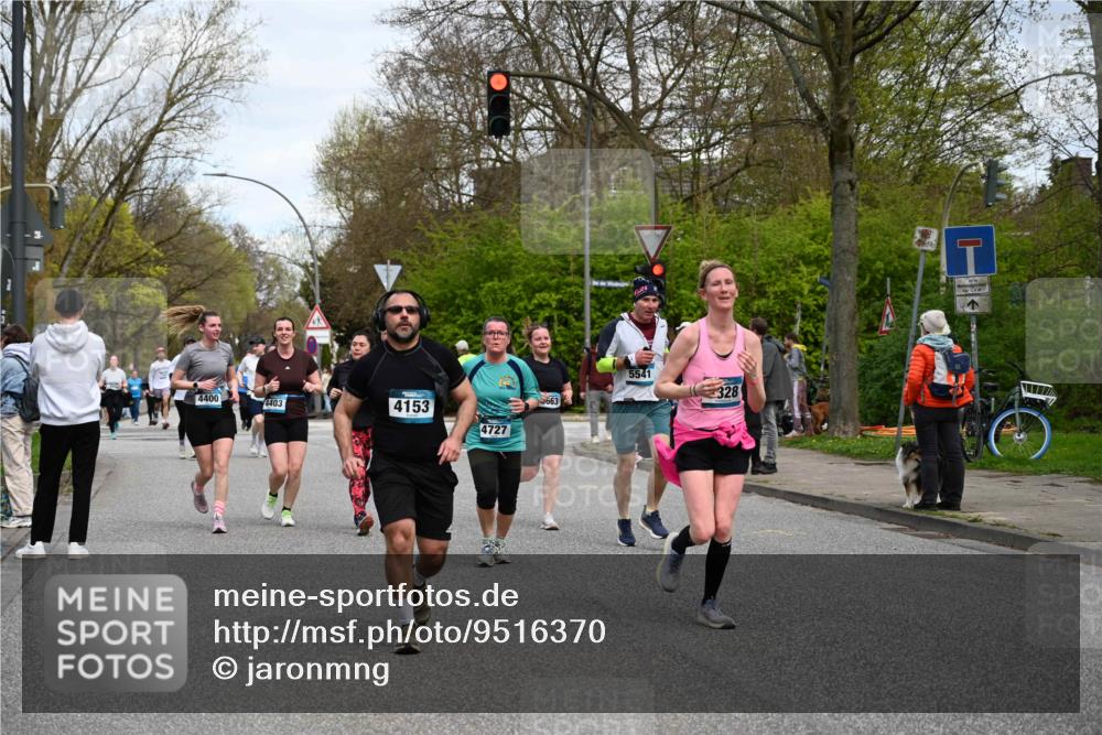 12.04.2026 - 45. Internationalen Wilhelmsburger Insellauf J. Mangold http://msf.ph/oto/9516370 12.04.2026 13:18:10 Ziel 4203, 4202, 5836, 2759, 4487, 2833, 3879, 3630, 5714, 4213, 2516, 2517, 4031, 3694, 2018, 2961, 3248, 2570, 2573, 3277, 3828, 4948, 5488, 5663, 4727, 5541, 4153, 3528, 3527, 4400, 4403, 4556, 4626, 2019, 3940, 3482, 3524 meine-sportfotos.de