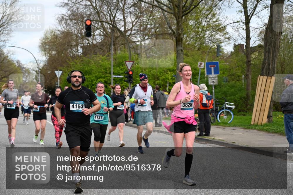12.04.2026 - 45. Internationalen Wilhelmsburger Insellauf J. Mangold http://msf.ph/oto/9516378 12.04.2026 13:18:11 Ziel 4202, 5836, 2759, 4487, 2833, 3879, 3630, 5714, 4213, 2516, 2517, 4031, 3694, 2018, 2961, 3248, 2570, 2573, 3277, 3828, 4948, 5488, 5663, 4727, 5541, 4153, 3528, 3527, 4400, 4403, 4556, 4626, 2019, 3940, 3482, 3524, 2572 meine-sportfotos.de