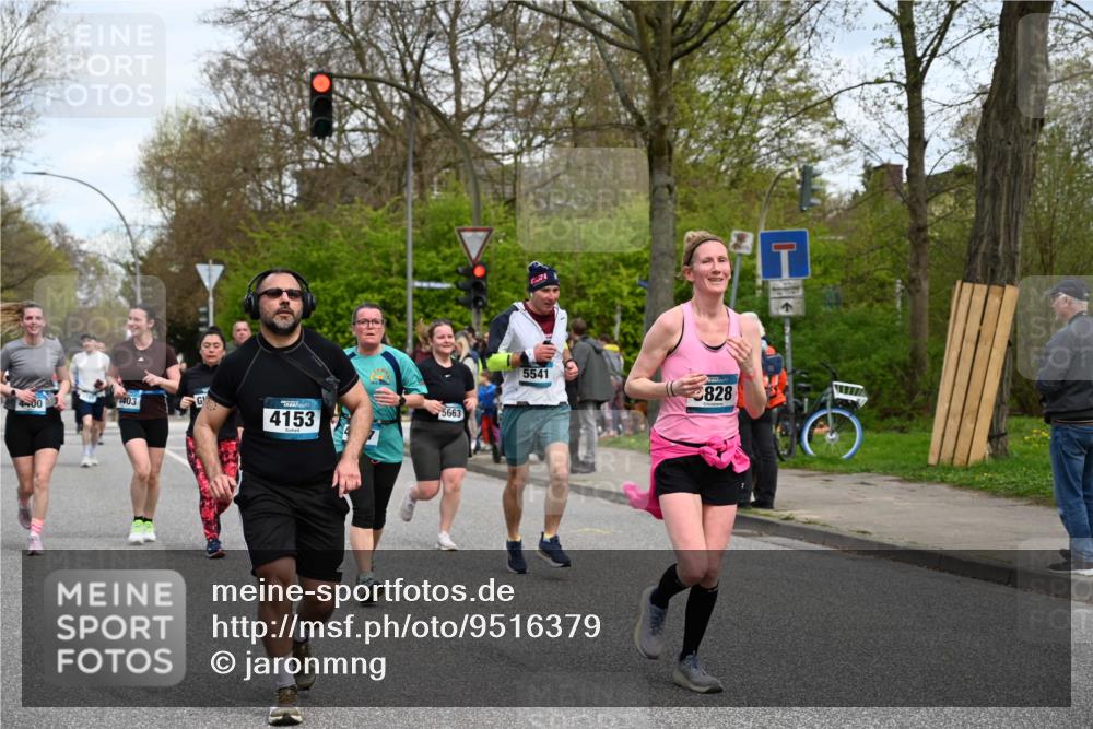 12.04.2026 - 45. Internationalen Wilhelmsburger Insellauf J. Mangold http://msf.ph/oto/9516379 12.04.2026 13:18:11 Ziel 4202, 5836, 2759, 4487, 2833, 3879, 3630, 5714, 4213, 2516, 2517, 4031, 3694, 2018, 2961, 3248, 2570, 2573, 3277, 3828, 4948, 5488, 5663, 4727, 5541, 4153, 3528, 3527, 4400, 4403, 4556, 4626, 2019, 3940, 3482, 3524, 2572 meine-sportfotos.de