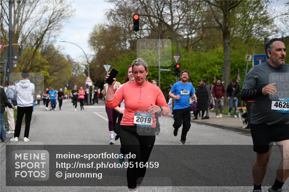 12.04.2026 - 45. Internationalen Wilhelmsburger Insellauf J. Mangold http://msf.ph/oto/9516459 12.04.2026 13:18:21 Ziel 3630, 5714, 4213, 2516, 2517, 4031, 3694, 2018, 2961, 3248, 2570, 2573, 3277, 3828, 4948, 5488, 5663, 4727, 5541, 4153, 3528, 3527, 4400, 4403, 4556, 4556, 4626, 2019, 3940, 3482, 3524, 2572, 3587, 4734, 2061, 4020 meine-sportfotos.de