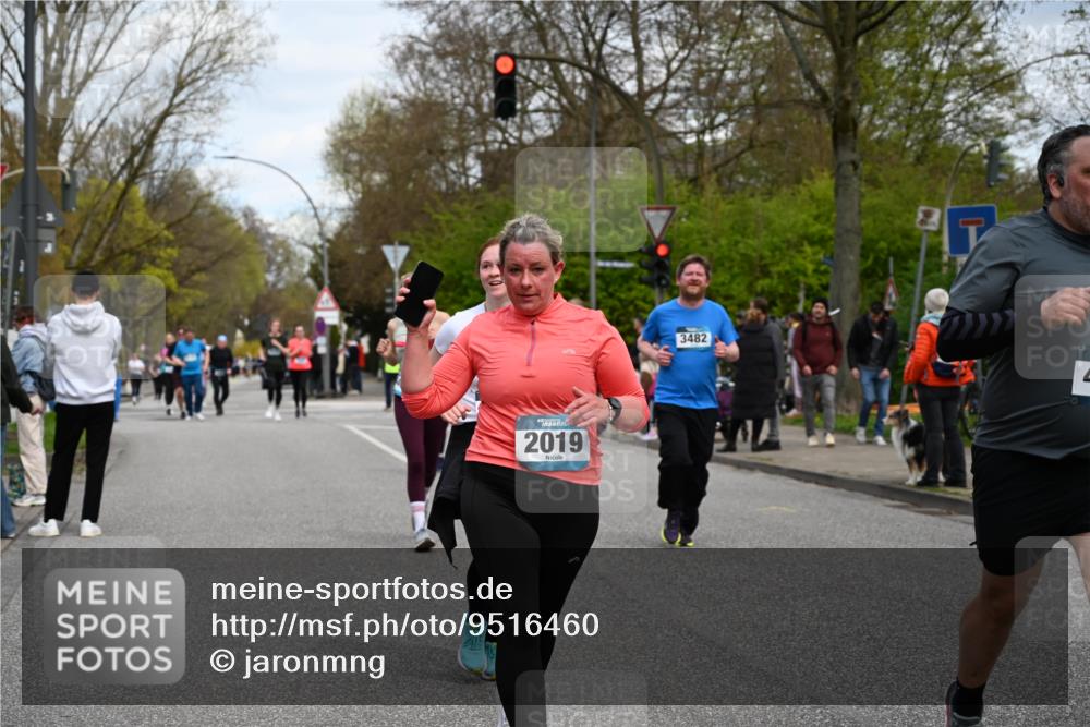 12.04.2026 - 45. Internationalen Wilhelmsburger Insellauf J. Mangold http://msf.ph/oto/9516460 12.04.2026 13:18:21 Ziel 3630, 5714, 4213, 2516, 2517, 4031, 3694, 2018, 2961, 3248, 2570, 2573, 3277, 3828, 4948, 5488, 5663, 4727, 5541, 4153, 3528, 3527, 4400, 4403, 4556, 4556, 4626, 2019, 3940, 3482, 3524, 2572, 3587, 4734, 2061, 4020 meine-sportfotos.de