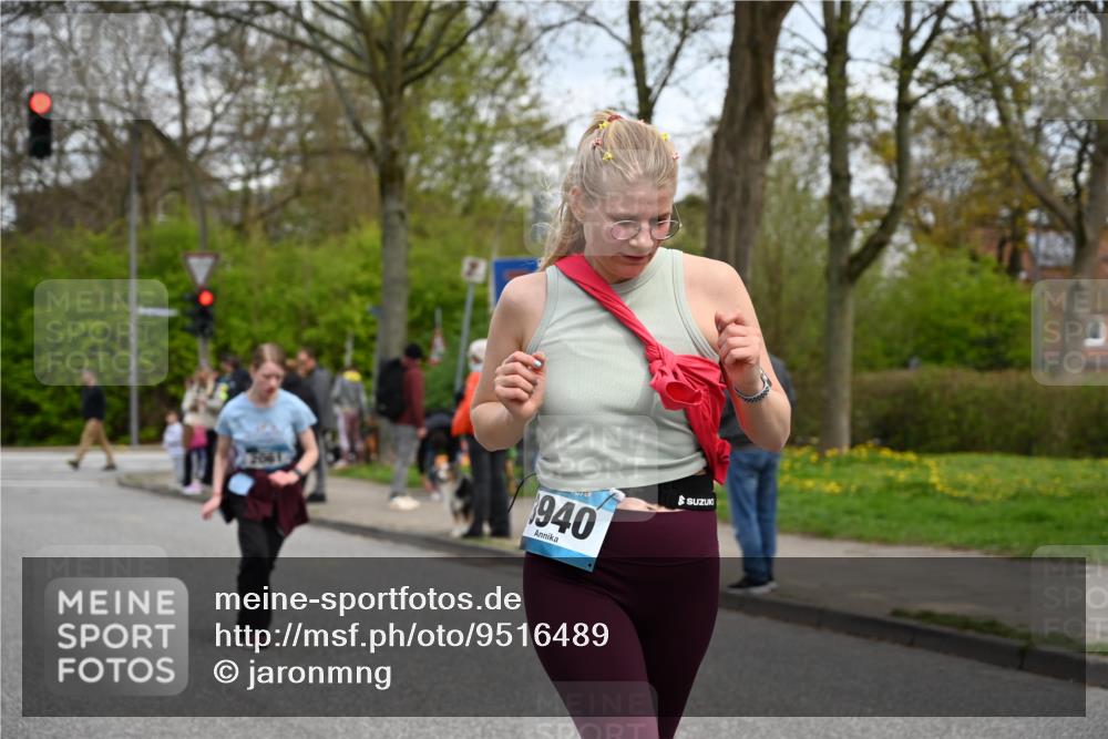 12.04.2026 - 45. Internationalen Wilhelmsburger Insellauf J. Mangold http://msf.ph/oto/9516489 12.04.2026 13:18:25 Ziel 2516, 2517, 4031, 3694, 2018, 2961, 3248, 2570, 2573, 3277, 3828, 4948, 5488, 5663, 4727, 5541, 4153, 3528, 3527, 4400, 4403, 4556, 4626, 2019, 3940, 3482, 3524, 2572, 3587, 4734, 2061, 4020, 5849, 4639, 3809, 4660, 2174 meine-sportfotos.de