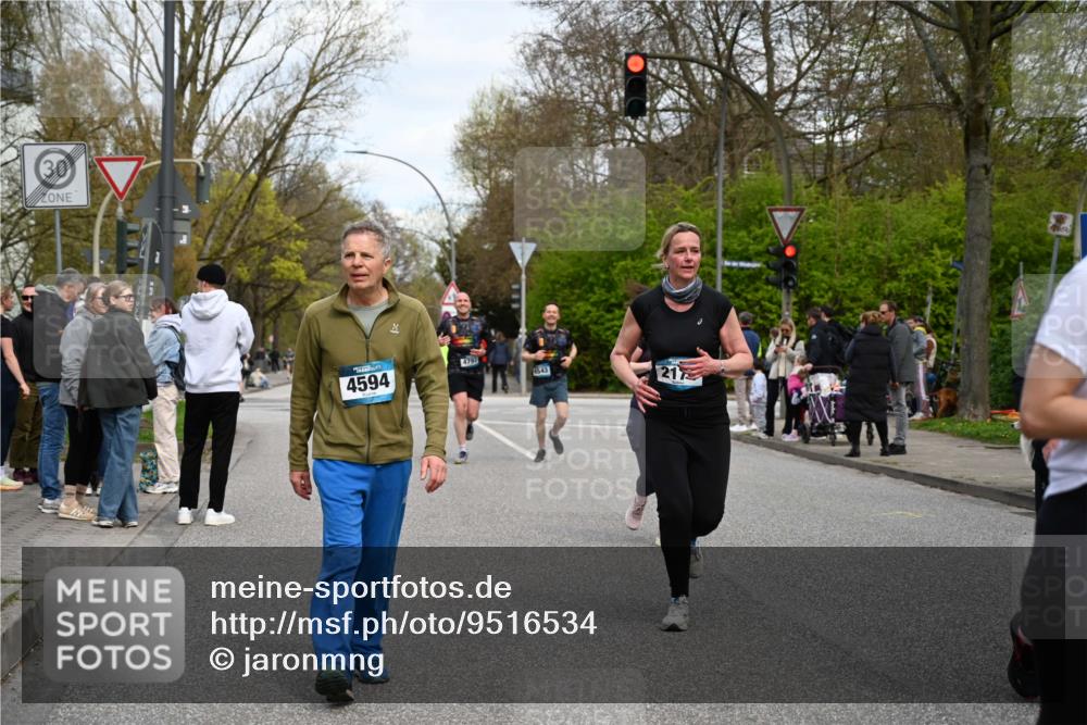12.04.2026 - 45. Internationalen Wilhelmsburger Insellauf J. Mangold http://msf.ph/oto/9516534 12.04.2026 13:18:43 Ziel 4727, 5541, 4153, 3528, 3527, 4400, 4403, 4556, 4626, 2019, 3940, 3482, 3524, 2572, 3587, 4734, 2061, 4020, 5849, 4639, 3809, 4660, 2174, 5019, 4543, 4543, 4793, 5786, 4112, 3071, 2027 meine-sportfotos.de