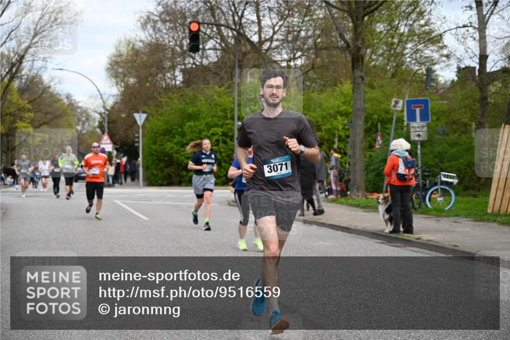 12.04.2026 - 45. Internationalen Wilhelmsburger Insellauf J. Mangold http://msf.ph/oto/9516559 12.04.2026 13:19:05 Ziel 2061, 4020, 5849, 4639, 3809, 4660, 2174, 5019, 4543, 4793, 5786, 4112, 3071, 2027, 5007, 4594, 4984, 3927, 3193, 4469, 5327, 3125, 4518, 5778, 2799, 4972, 3265 meine-sportfotos.de