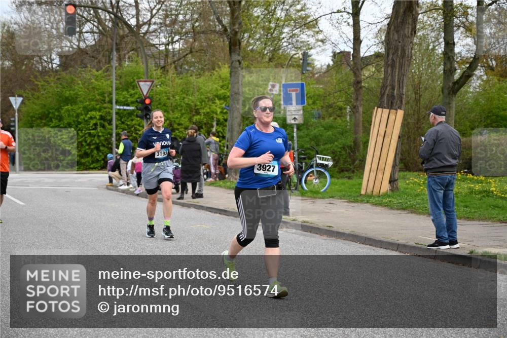 12.04.2026 - 45. Internationalen Wilhelmsburger Insellauf J. Mangold http://msf.ph/oto/9516574 12.04.2026 13:19:07 Ziel 4020, 5849, 4639, 3809, 4660, 2174, 5019, 4543, 4793, 5786, 4112, 3071, 2027, 5007, 4594, 4984, 3927, 3193, 4469, 5327, 3125, 4518, 4518, 5778, 2799, 4972, 3265 meine-sportfotos.de