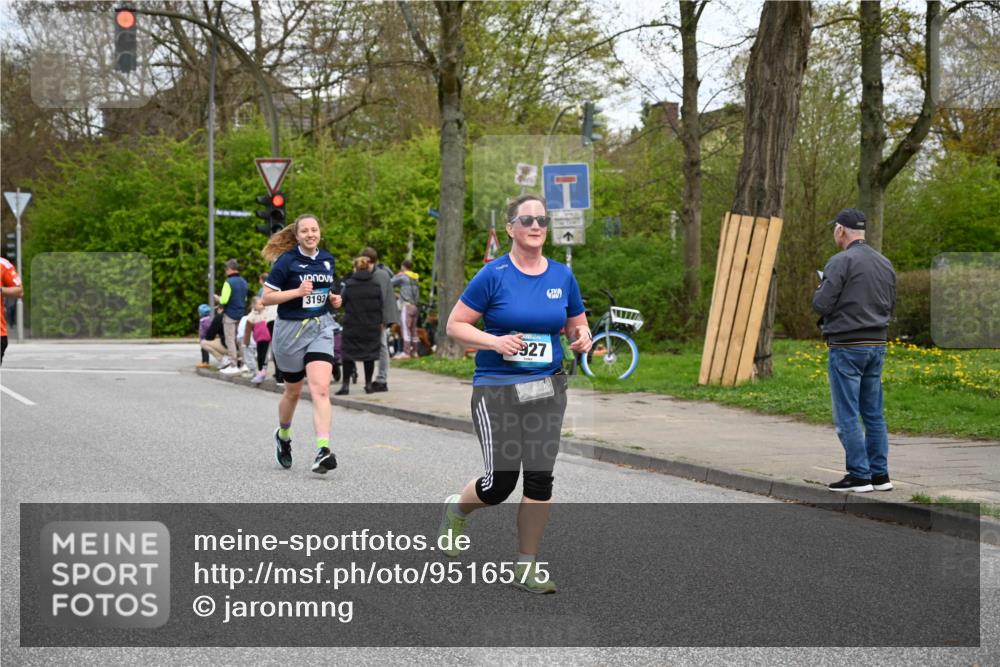12.04.2026 - 45. Internationalen Wilhelmsburger Insellauf J. Mangold http://msf.ph/oto/9516575 12.04.2026 13:19:07 Ziel 4020, 5849, 4639, 3809, 4660, 2174, 5019, 4543, 4793, 5786, 4112, 3071, 2027, 5007, 4594, 4984, 3927, 3193, 4469, 5327, 3125, 4518, 4518, 5778, 2799, 4972, 3265 meine-sportfotos.de