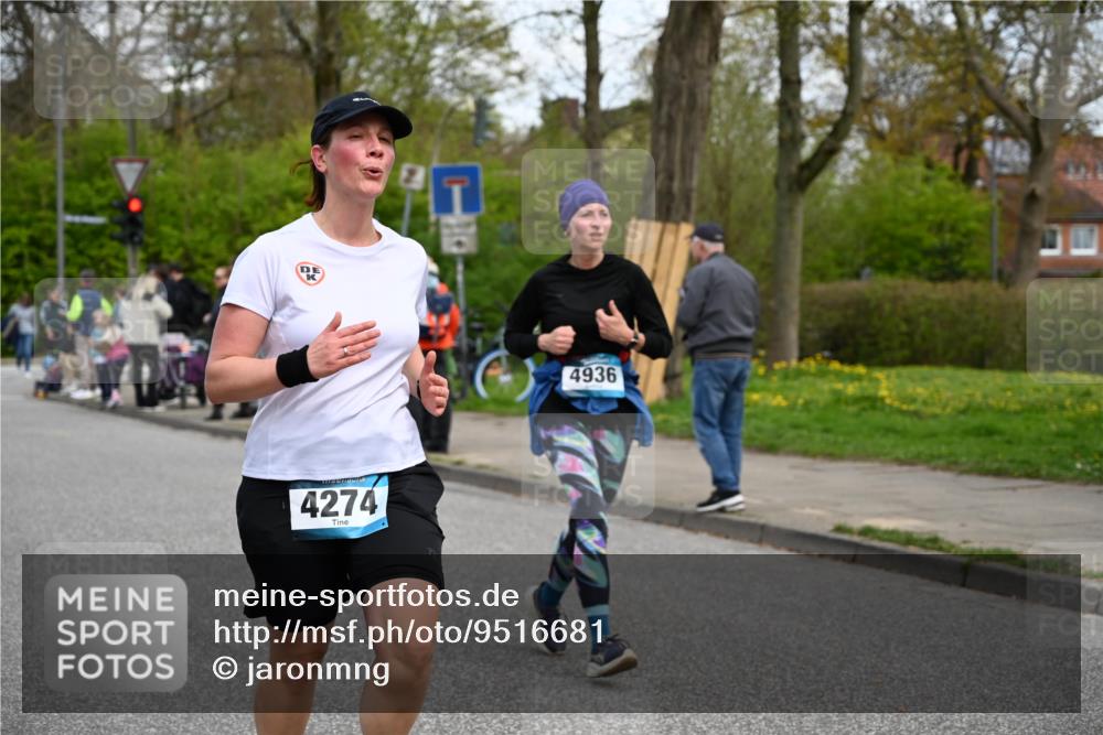 12.04.2026 - 45. Internationalen Wilhelmsburger Insellauf J. Mangold http://msf.ph/oto/9516681 12.04.2026 13:19:29 Ziel 2027, 5007, 4594, 4984, 3927, 3193, 4469, 5327, 3125, 4518, 5778, 2799, 4972, 3265, 3265, 5003, 3857, 2946, 4905, 4274, 2534, 4936, 2366, 2366, 3655, 2261, 2264, 3448, 3449 meine-sportfotos.de