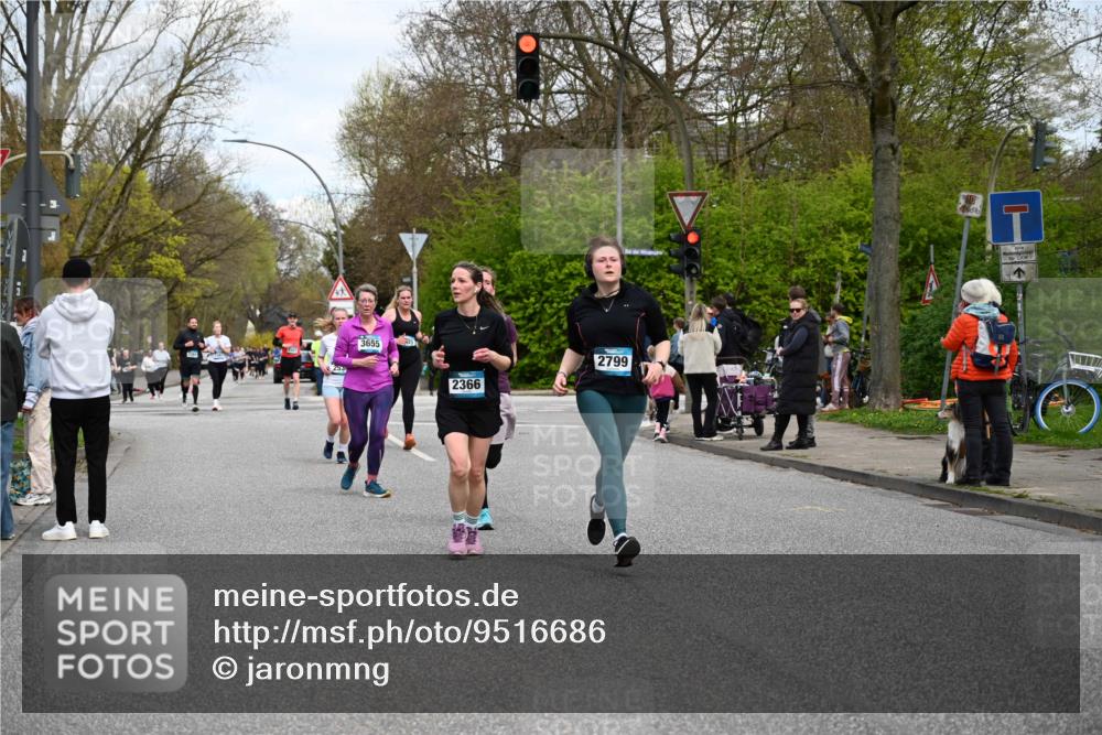 12.04.2026 - 45. Internationalen Wilhelmsburger Insellauf J. Mangold http://msf.ph/oto/9516686 12.04.2026 13:19:30 Ziel 2027, 5007, 4594, 4984, 3927, 3193, 4469, 5327, 3125, 4518, 5778, 2799, 4972, 3265, 5003, 3857, 2946, 4905, 4274, 2534, 4936, 2366, 3655, 3655, 2261, 2264, 3448, 3449 meine-sportfotos.de