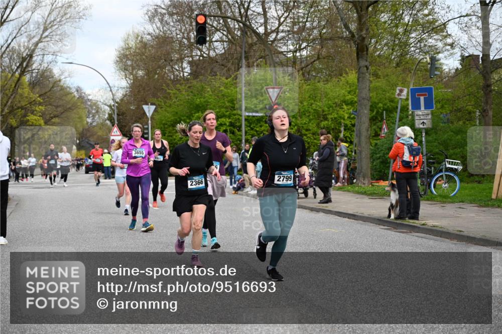 12.04.2026 - 45. Internationalen Wilhelmsburger Insellauf J. Mangold http://msf.ph/oto/9516693 12.04.2026 13:19:31 Ziel 2027, 5007, 4594, 4984, 3927, 3193, 4469, 5327, 3125, 4518, 5778, 2799, 4972, 3265, 5003, 3857, 2946, 4905, 4274, 2534, 4936, 2366, 3655, 2261, 2264, 3448, 3449, 2894, 2888 meine-sportfotos.de