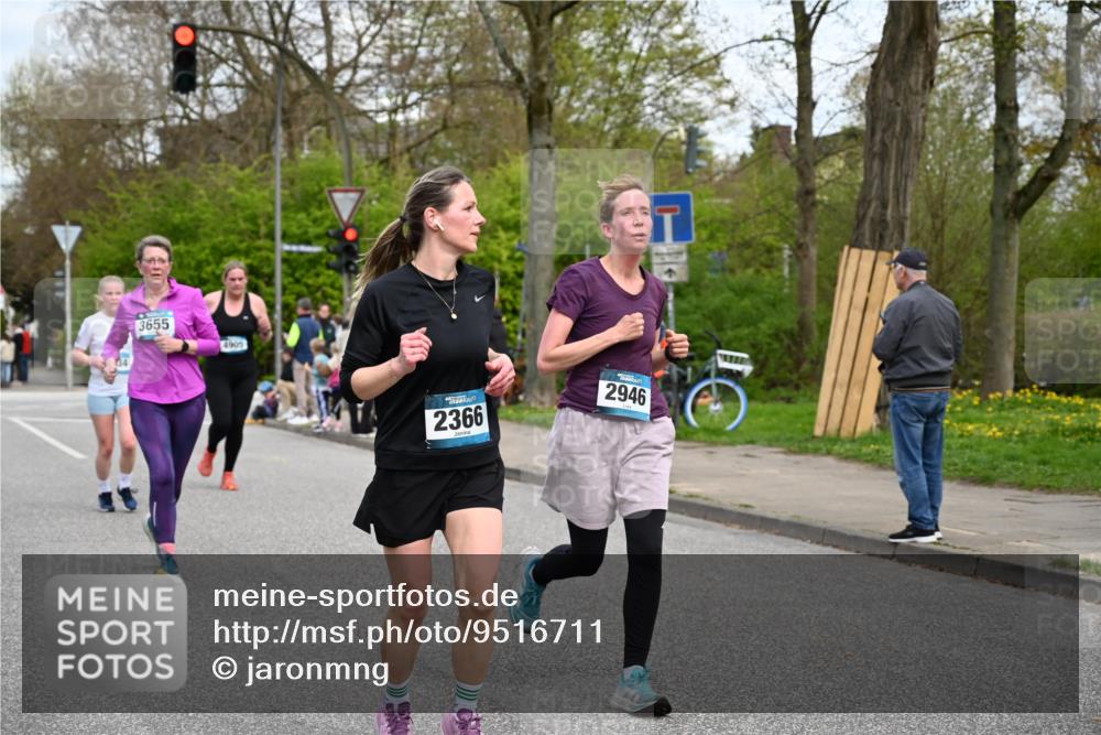12.04.2026 - 45. Internationalen Wilhelmsburger Insellauf J. Mangold http://msf.ph/oto/9516711 12.04.2026 13:19:33 Ziel 5007, 4594, 4984, 3927, 3193, 4469, 5327, 3125, 4518, 5778, 2799, 4972, 3265, 5003, 5003, 3857, 2946, 4905, 4274, 2534, 4936, 2366, 3655, 2261, 2264, 3448, 3449, 2894, 2888 meine-sportfotos.de