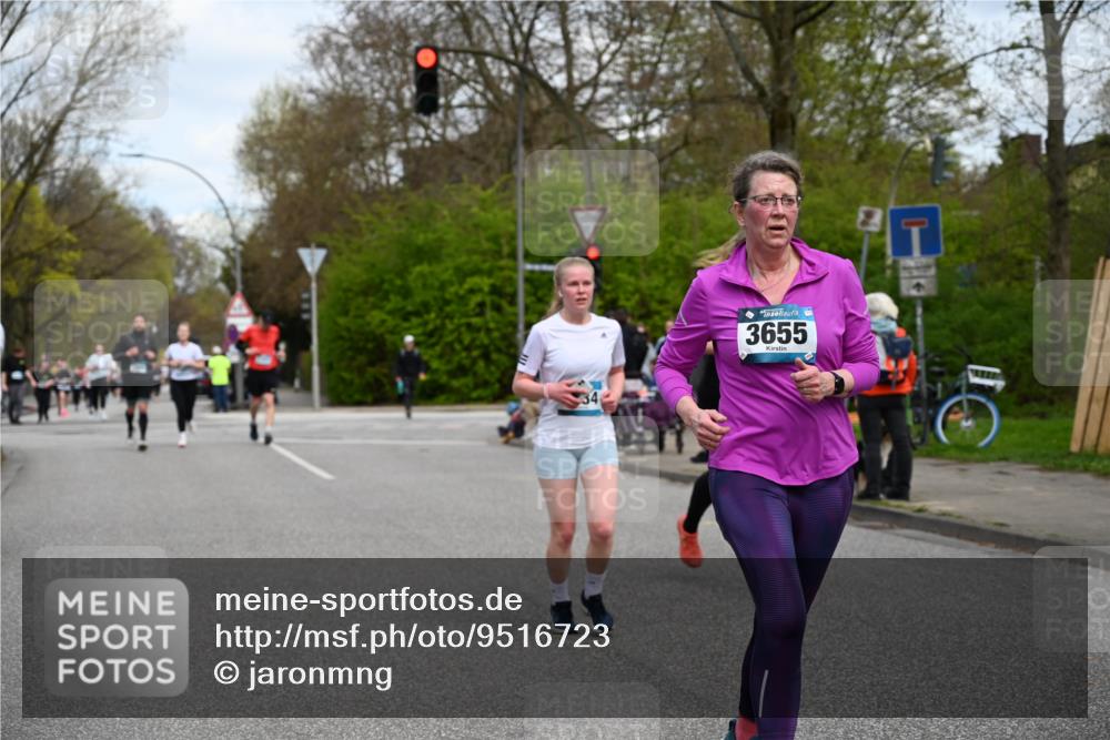 12.04.2026 - 45. Internationalen Wilhelmsburger Insellauf J. Mangold http://msf.ph/oto/9516723 12.04.2026 13:19:35 Ziel 5007, 4594, 4984, 3927, 3193, 4469, 5327, 3125, 4518, 5778, 2799, 4972, 3265, 5003, 3857, 2946, 2946, 4905, 4274, 2534, 4936, 2366, 3655, 2261, 2264, 3448, 3449, 2894, 2888 meine-sportfotos.de