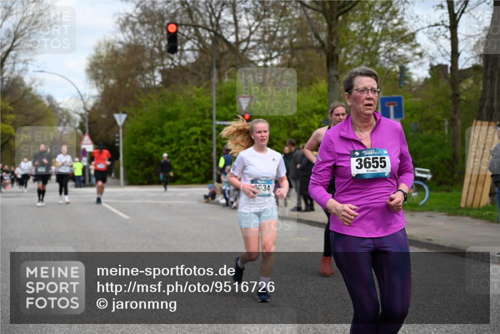 12.04.2026 - 45. Internationalen Wilhelmsburger Insellauf J. Mangold http://msf.ph/oto/9516726 12.04.2026 13:19:35 Ziel 5007, 4594, 4984, 3927, 3193, 4469, 5327, 3125, 4518, 5778, 2799, 4972, 3265, 5003, 3857, 2946, 2946, 4905, 4274, 2534, 4936, 2366, 3655, 2261, 2264, 3448, 3449, 2894, 2888 meine-sportfotos.de