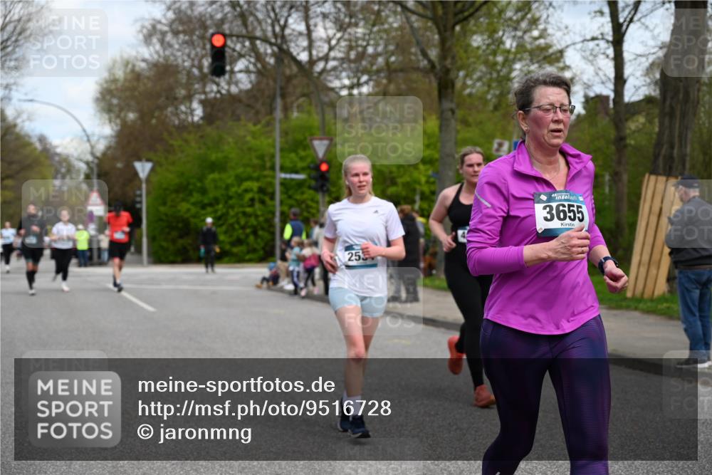 12.04.2026 - 45. Internationalen Wilhelmsburger Insellauf J. Mangold http://msf.ph/oto/9516728 12.04.2026 13:19:35 Ziel 5007, 4594, 4984, 3927, 3193, 4469, 5327, 3125, 4518, 5778, 2799, 4972, 3265, 5003, 3857, 2946, 2946, 4905, 4274, 2534, 4936, 2366, 3655, 2261, 2264, 3448, 3449, 2894, 2888 meine-sportfotos.de