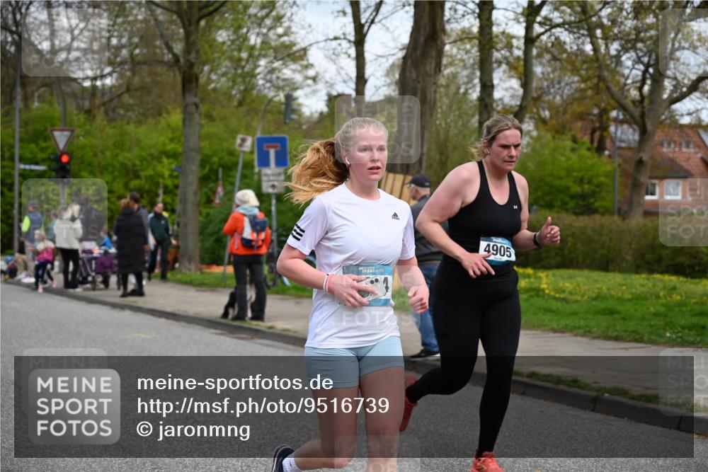 12.04.2026 - 45. Internationalen Wilhelmsburger Insellauf J. Mangold http://msf.ph/oto/9516739 12.04.2026 13:19:37 Ziel 4594, 4984, 3927, 3193, 4469, 5327, 3125, 4518, 5778, 2799, 4972, 3265, 5003, 3857, 2946, 4905, 4274, 2534, 2534, 4936, 2366, 3655, 2261, 2264, 3448, 3449, 2894, 2888, 3898 meine-sportfotos.de