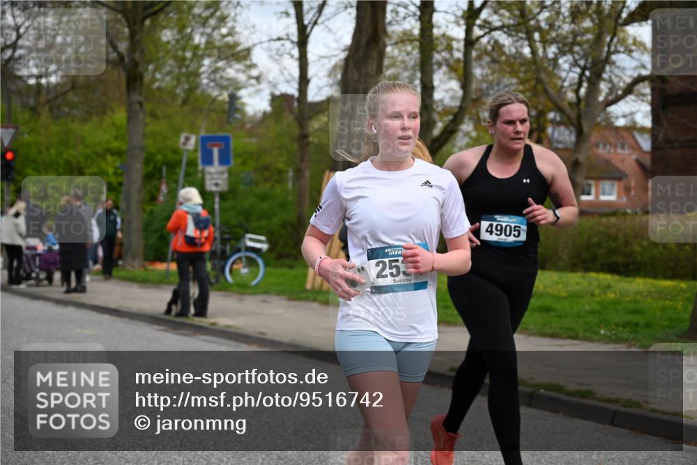12.04.2026 - 45. Internationalen Wilhelmsburger Insellauf J. Mangold http://msf.ph/oto/9516742 12.04.2026 13:19:37 Ziel 4594, 4984, 3927, 3193, 4469, 5327, 3125, 4518, 5778, 2799, 4972, 3265, 5003, 3857, 2946, 4905, 4274, 2534, 2534, 4936, 2366, 3655, 2261, 2264, 3448, 3449, 2894, 2888, 3898 meine-sportfotos.de